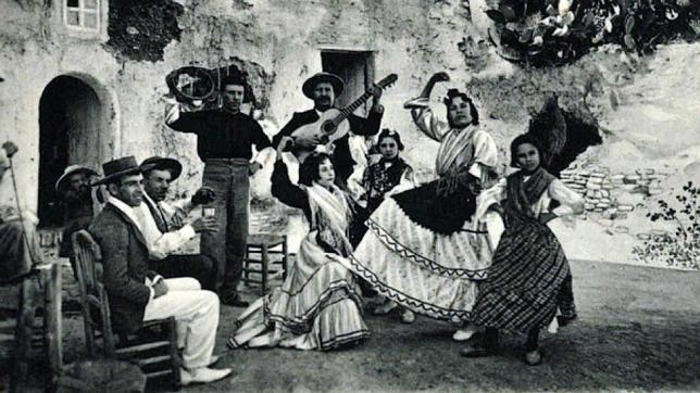 Gitanos Cuevas In Sacromonte Granada Featured In The Luna Legacy Book By Paula Wynne